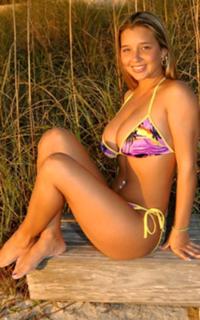 Christina Model feet photo thumbnail