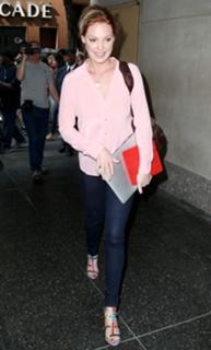 Katherine Heigl feet photo thumbnail