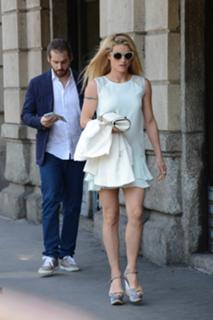 Michelle Hunziker feet photo thumbnail