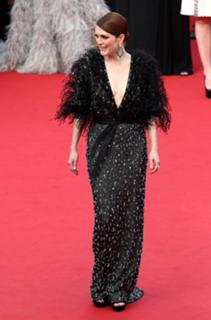 Julianne Moore feet photo thumbnail