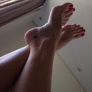 Franciely Freduzeski feet photo thumbnail