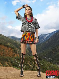 Victoria Justice feet photo thumbnail