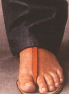 Gisele Bündchen feet photo thumbnail