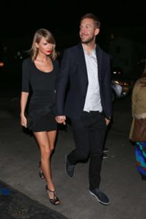 Taylor Swift feet photo thumbnail
