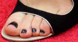 Sophia Bush feet photo thumbnail