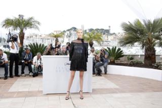 Charlize Theron feet photo thumbnail