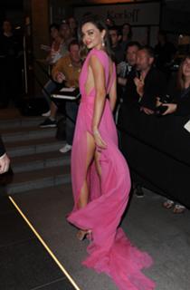 Miranda Kerr feet photo thumbnail