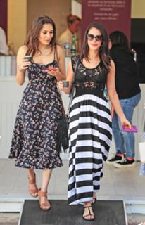 Jessica Lowndes feet photo thumbnail