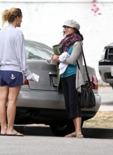 Vanessa Hudgens feet photo thumbnail