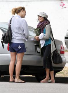 Vanessa Hudgens feet photo thumbnail