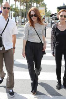 Julianne Moore feet photo thumbnail