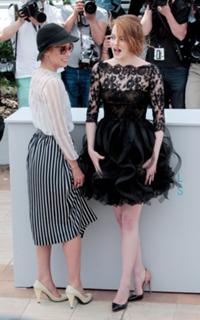 Emma Stone feet photo thumbnail