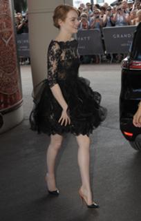 Emma Stone feet photo thumbnail