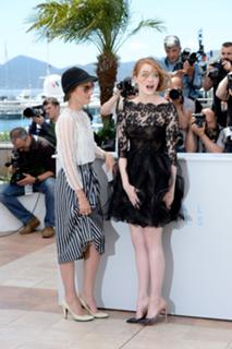 Emma Stone feet photo thumbnail
