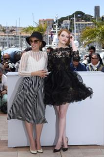 Emma Stone feet photo thumbnail