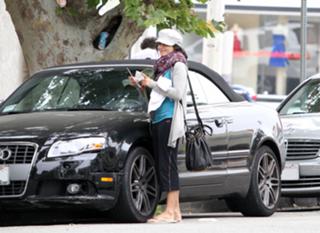 Vanessa Hudgens feet photo thumbnail
