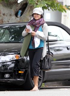 Vanessa Hudgens feet photo thumbnail