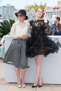 Emma Stone feet photo thumbnail