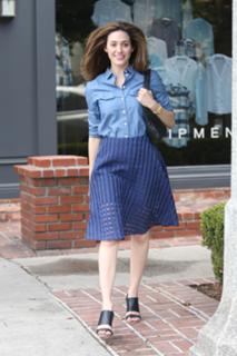 Emmy Rossum feet photo thumbnail