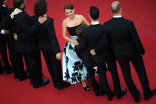 Natalie Portman feet photo thumbnail