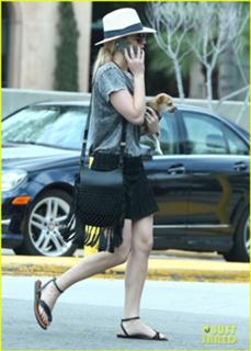 Jennifer Lawrence feet photo thumbnail