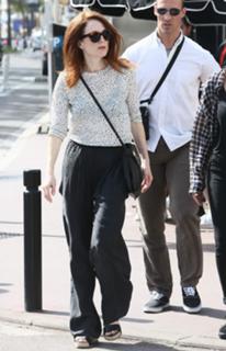 Julianne Moore feet photo thumbnail