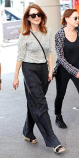 Julianne Moore feet photo thumbnail