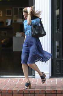 Emmy Rossum feet photo thumbnail