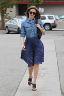 Emmy Rossum feet photo thumbnail