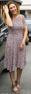 Kelly Brook feet photo thumbnail