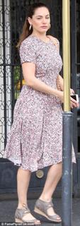 Kelly Brook feet photo thumbnail