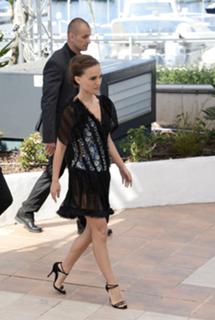 Natalie Portman feet photo thumbnail