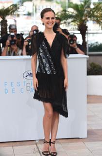 Natalie Portman feet photo thumbnail