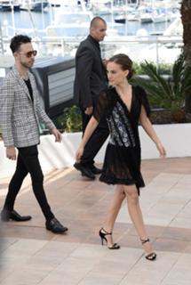 Natalie Portman feet photo thumbnail