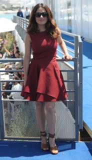 Salma Hayek feet photo thumbnail