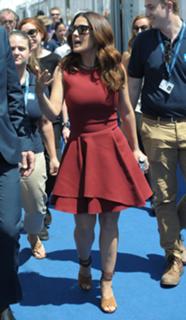 Salma Hayek feet photo thumbnail