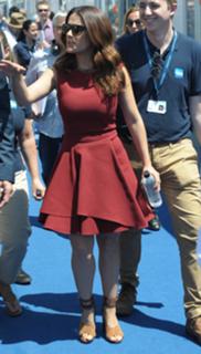 Salma Hayek feet photo thumbnail