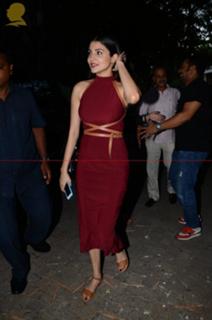 Anushka Sharma feet photo thumbnail