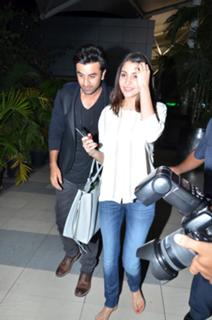 Anushka Sharma feet photo thumbnail