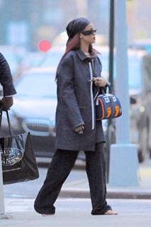 Rihanna feet photo thumbnail