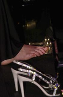 Delta Goodrem feet photo thumbnail