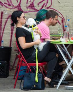Demi Lovato feet photo thumbnail
