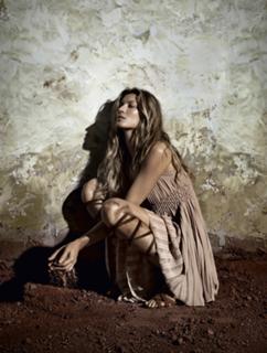 Gisele Bündchen feet photo thumbnail