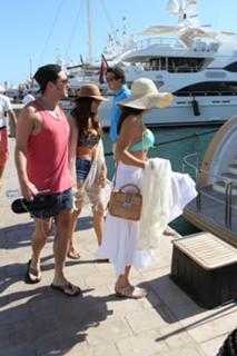 Jessica Lowndes feet photo thumbnail