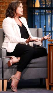 Mariska Hargitay feet photo thumbnail