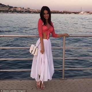 Jessica Lowndes feet photo thumbnail