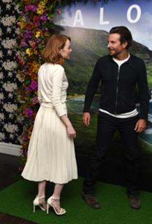 Emma Stone feet photo thumbnail