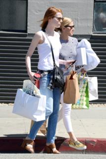 Emma Stone feet photo thumbnail
