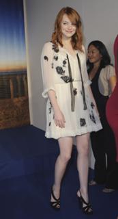 Emma Stone feet photo thumbnail
