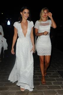 Jessica Lowndes feet photo thumbnail